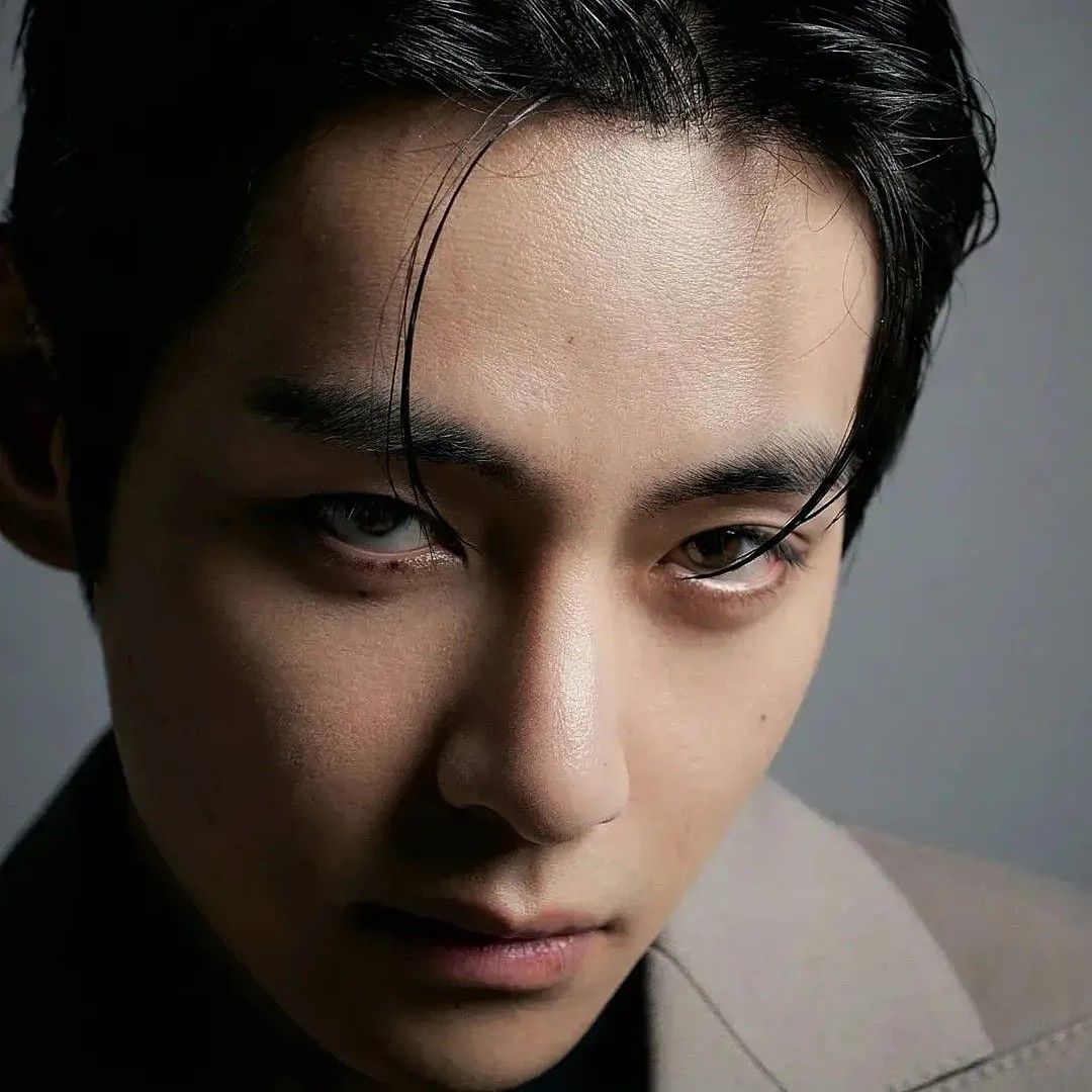 Latest photo of V (BTS)