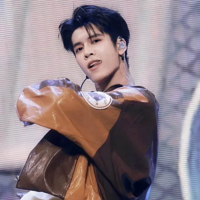 A moment captured by DORN (NexT1DE)'s fan