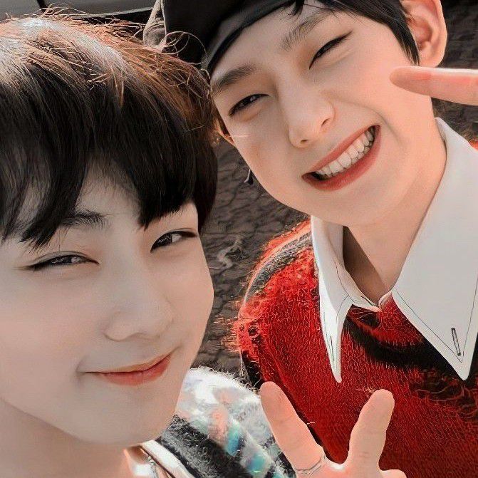 Foto aktivitas terbaru ENHYPEN