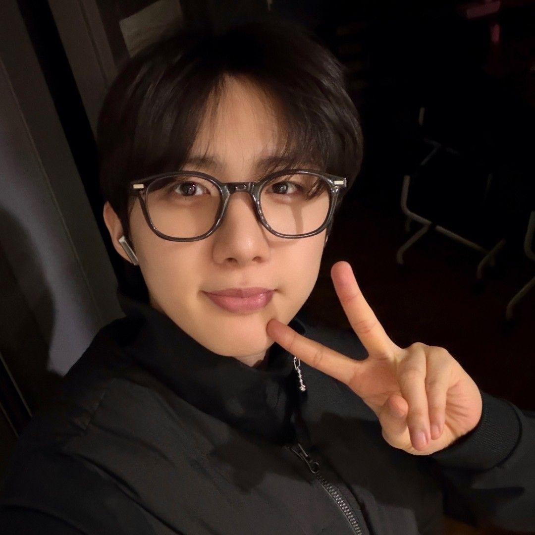 Behind-the-scenes cut of Hui (PENTAGON)