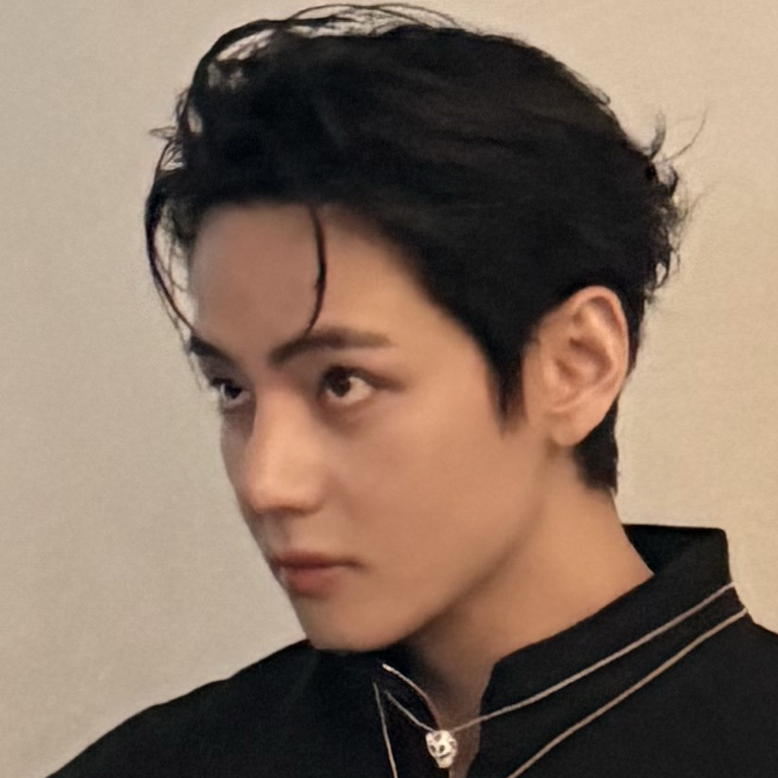 Latest photo of V (BTS)