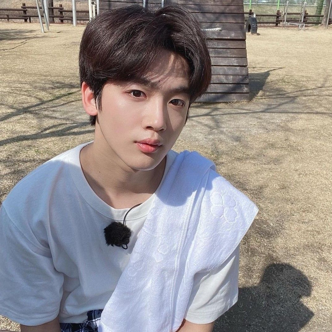 Behind-the-scenes cut of Kim Yohan (WEi)