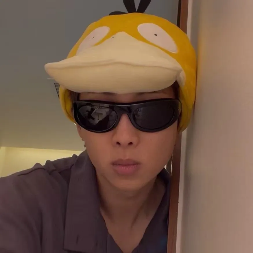 Behind-the-scenes cut of BTS