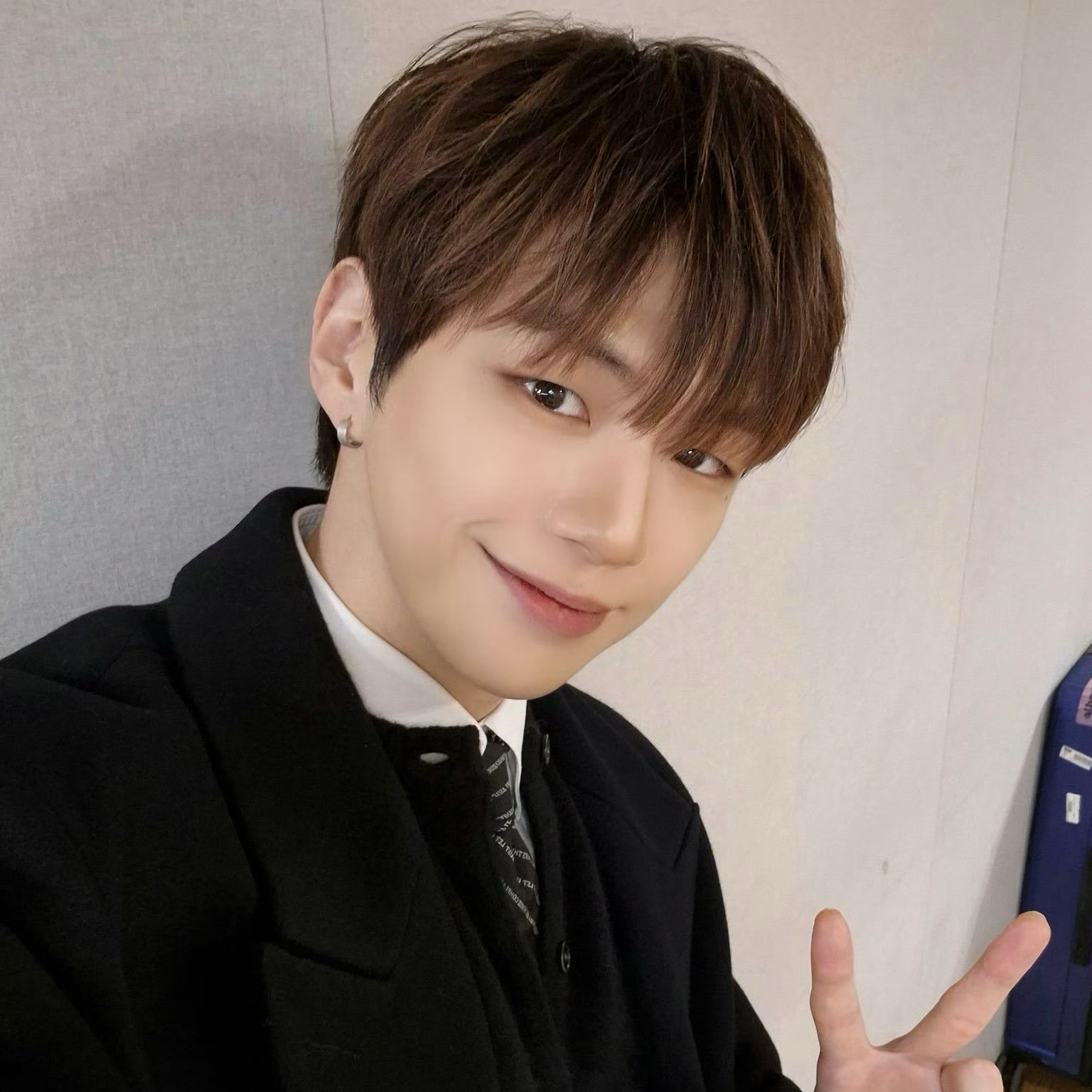 강다니엘의 비하인드 컷