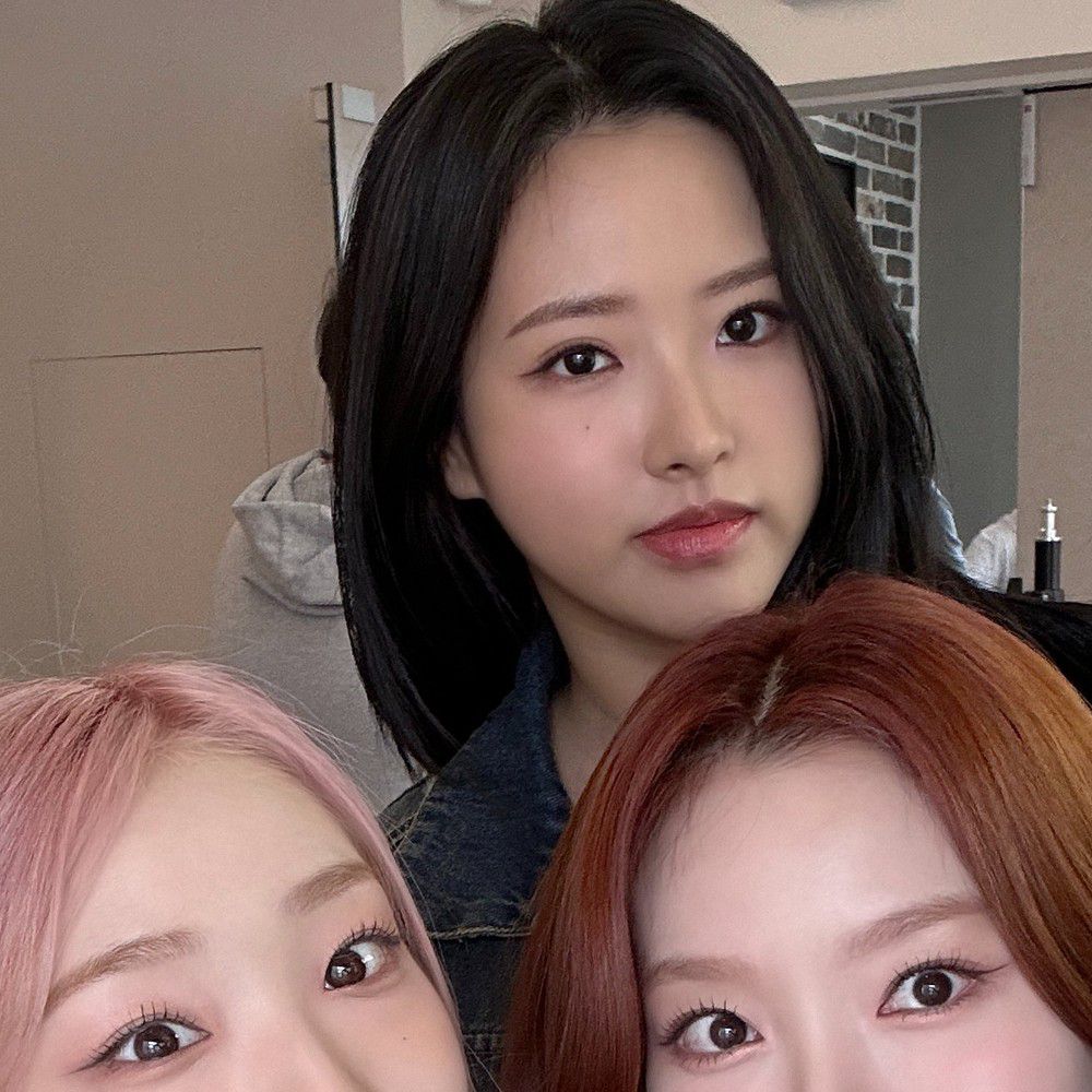 A moment captured by Loossemble's fan