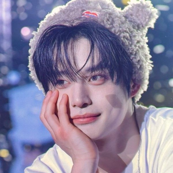 A moment captured by Kim Jiwoong (ZEROBASEONE)'s fan