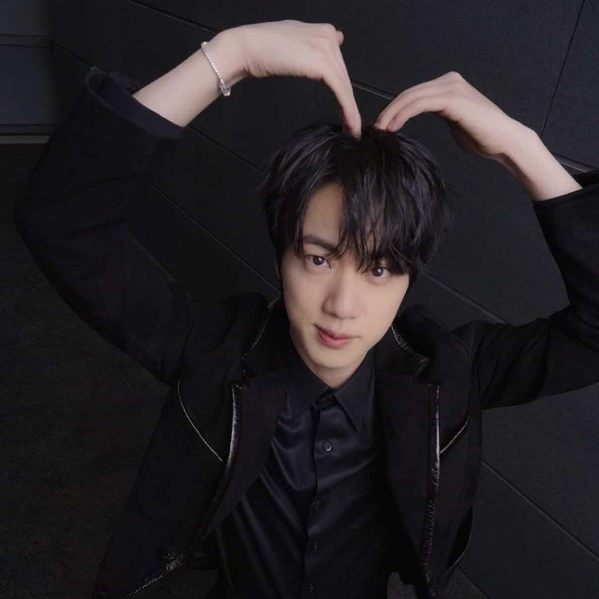 진 (방탄소년단)의 최신 사진