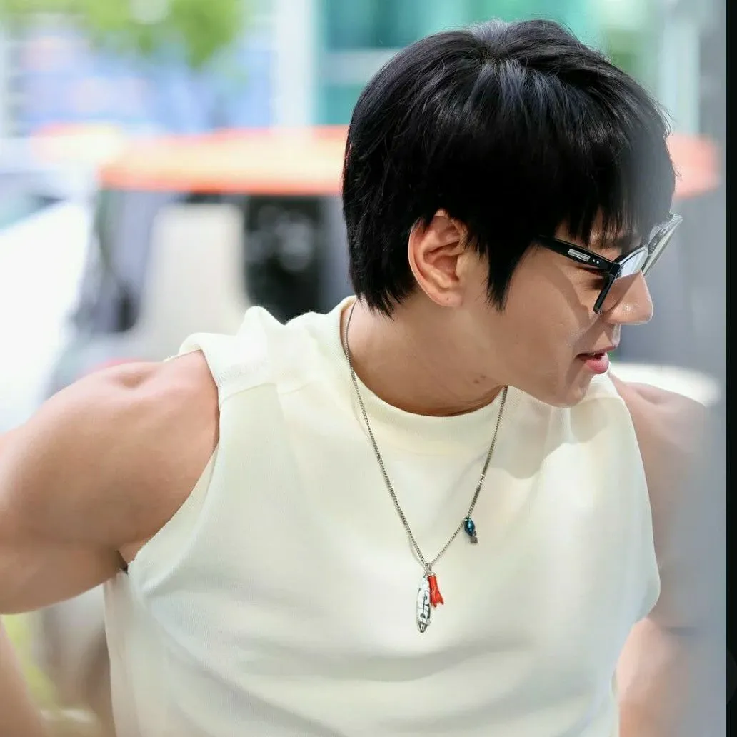 Behind-the-scenes cut of Hwang Chiyeol