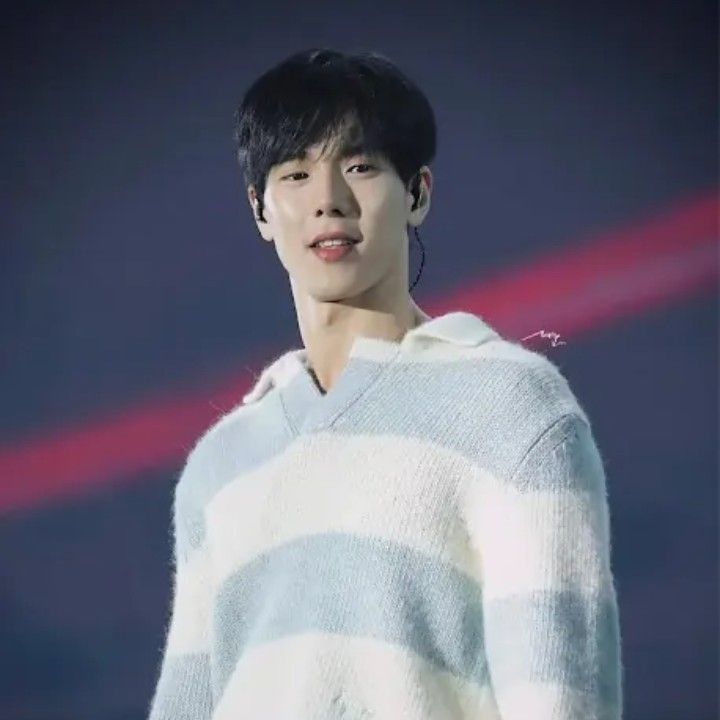 A moment captured by Shownu (MONSTA X)'s fan