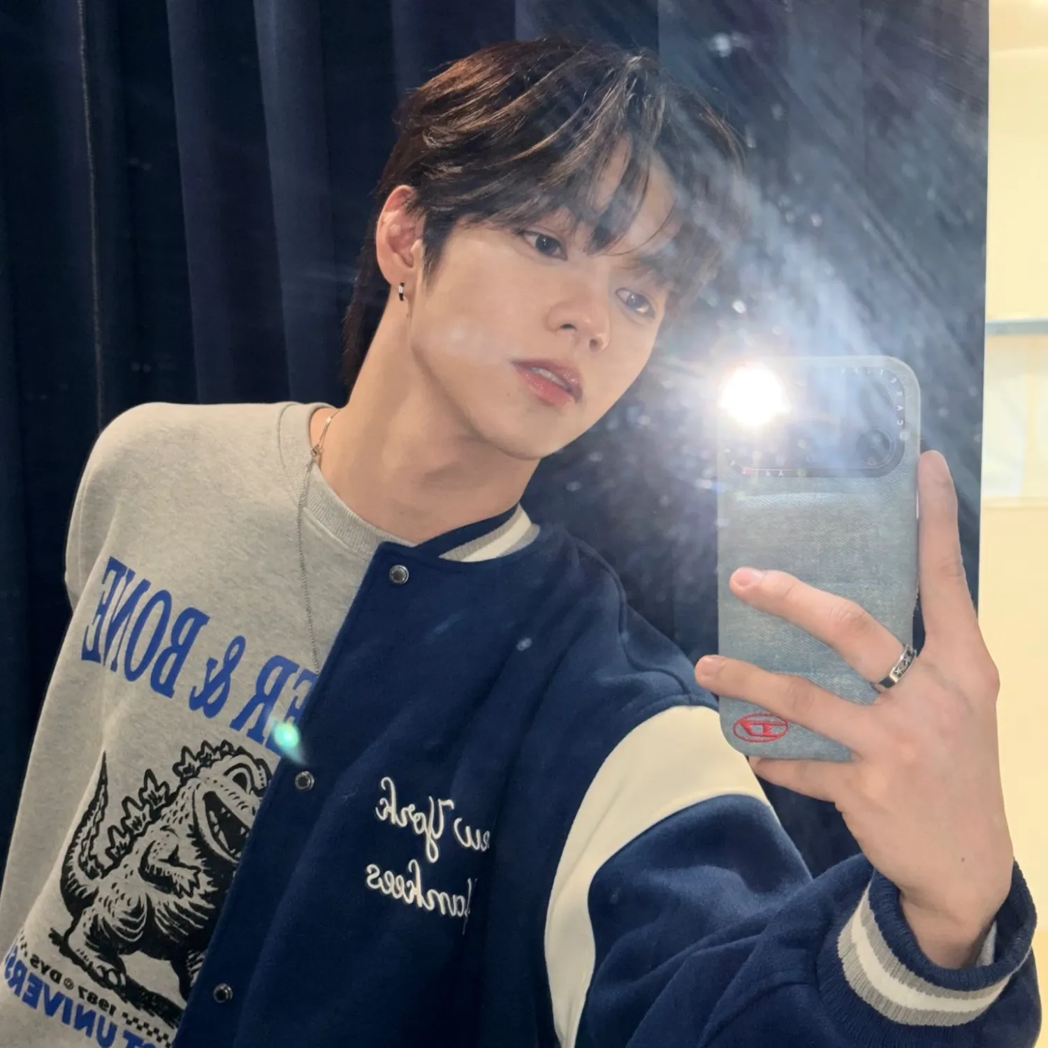 A moment captured by JL (AHOF)'s fan