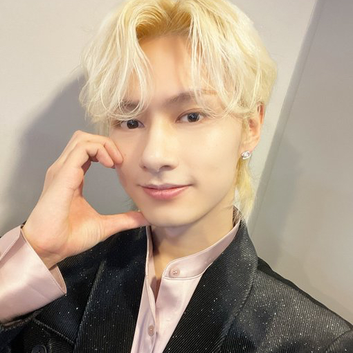 Latest photo of Jun (SEVENTEEN)