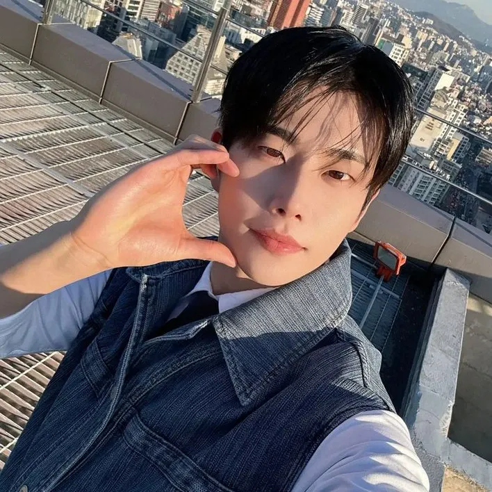 Latest photo of MJ (ASTRO)