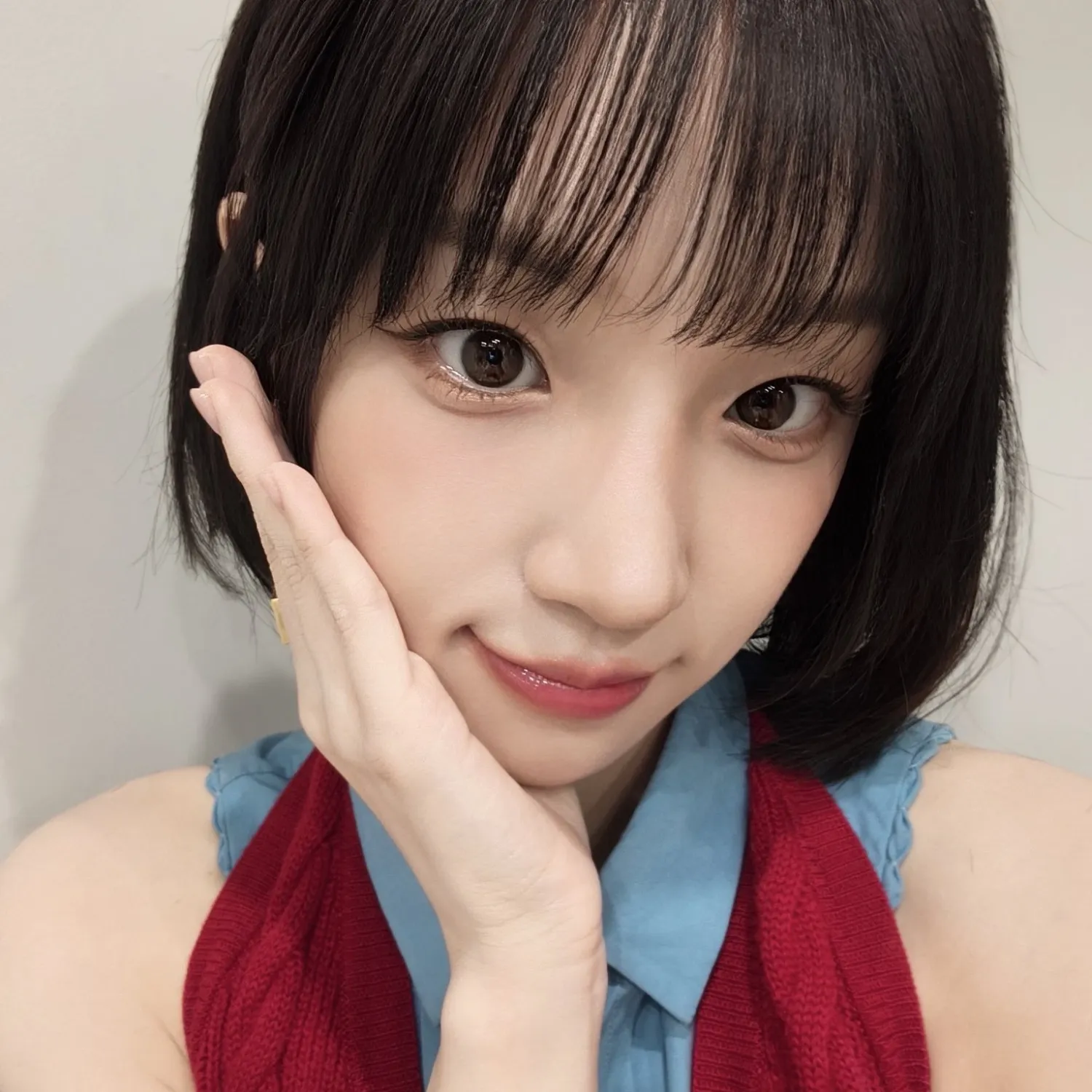 Latest photo of Yuqi (i-dle)
