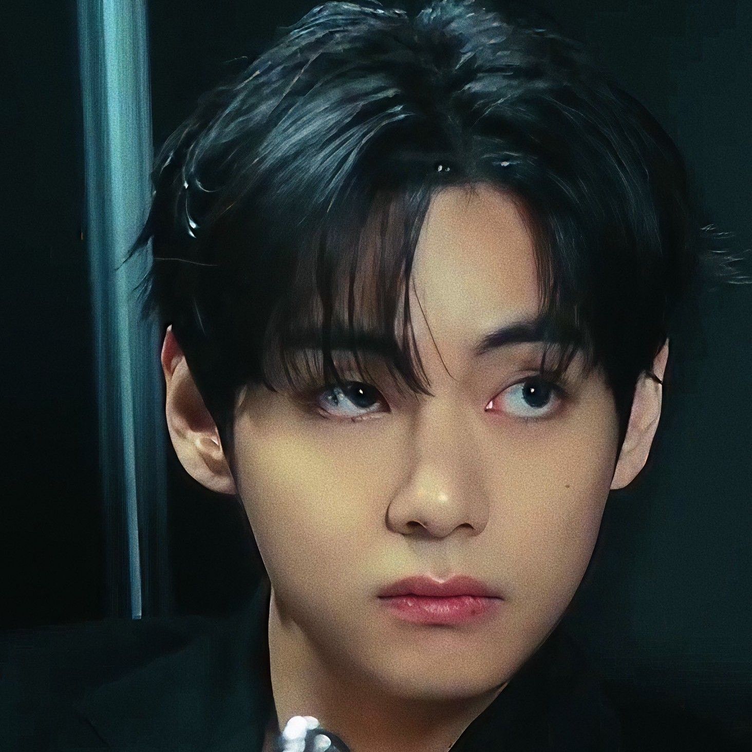 Latest photo of V (BTS)