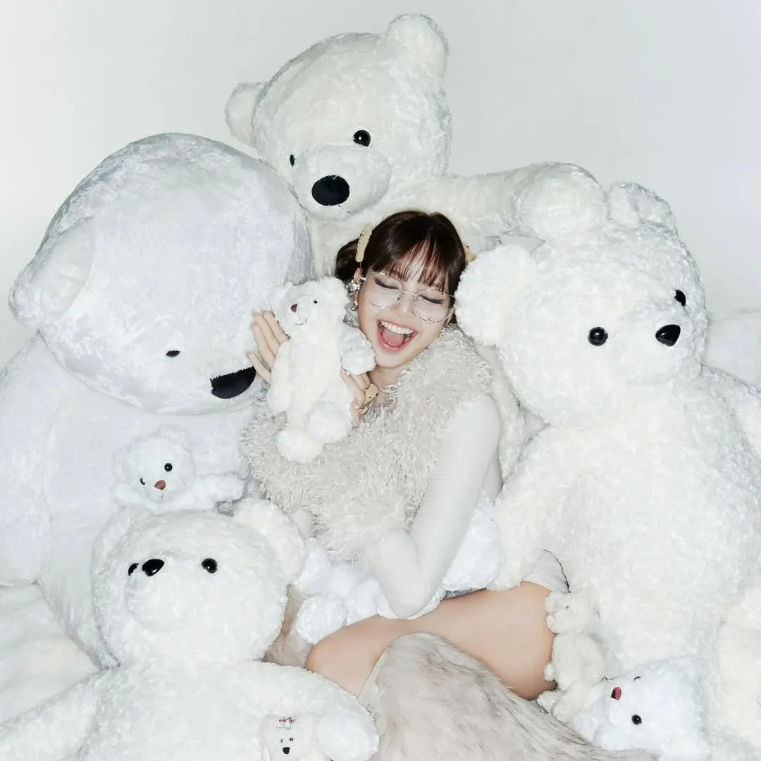 Momen yang diabadikan oleh penggemar Lisa (BLACKPINK)