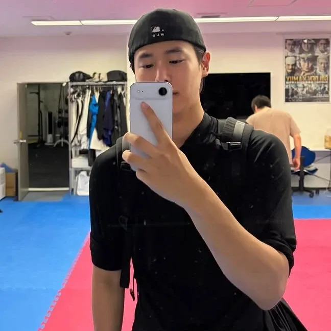 Behind-the-scenes cut of Choi Byungchan