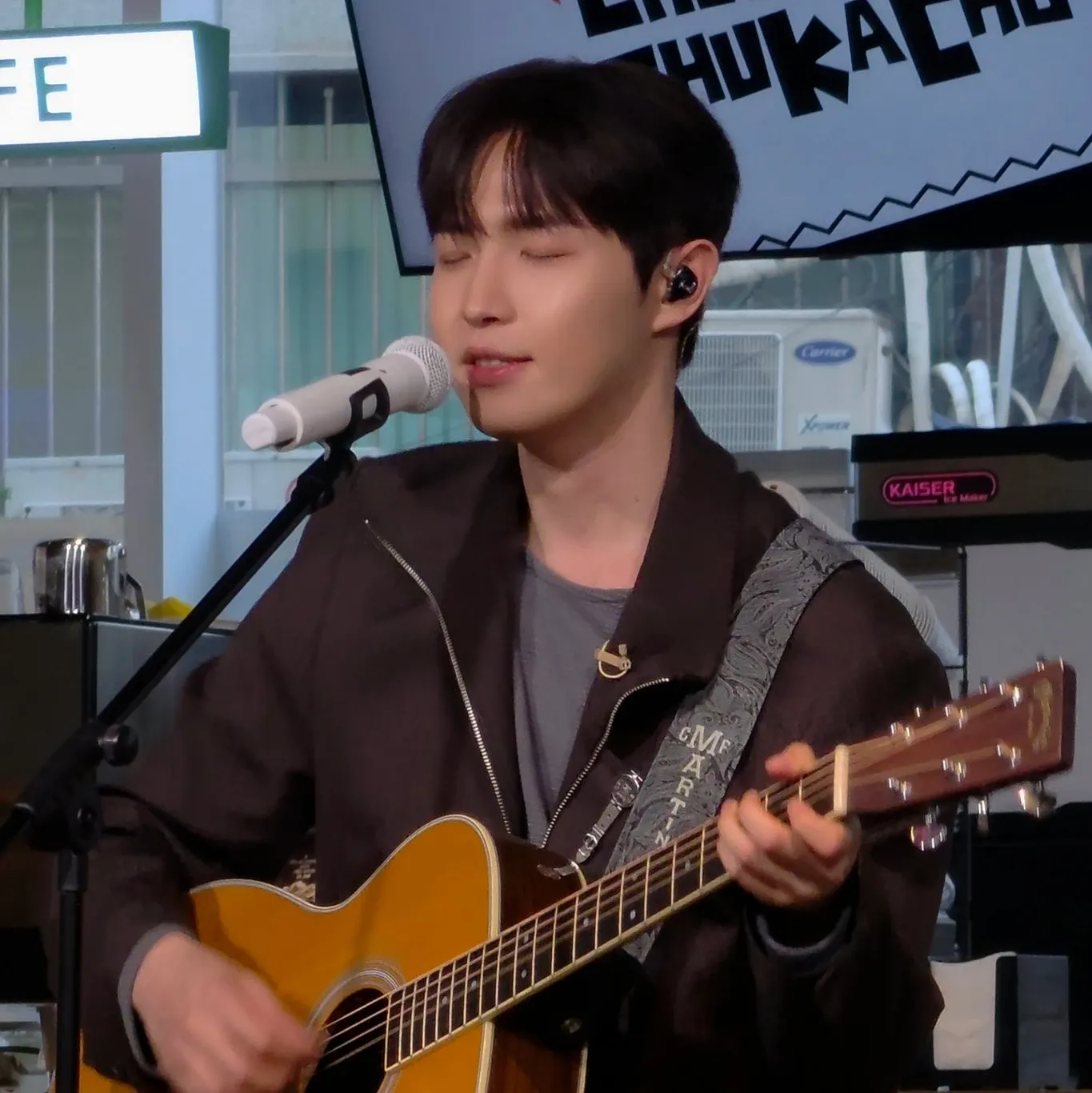 金在奐粉絲拍下的瞬間