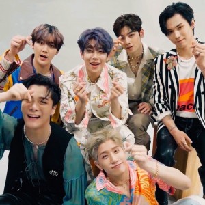 아스트로의 최신 사진