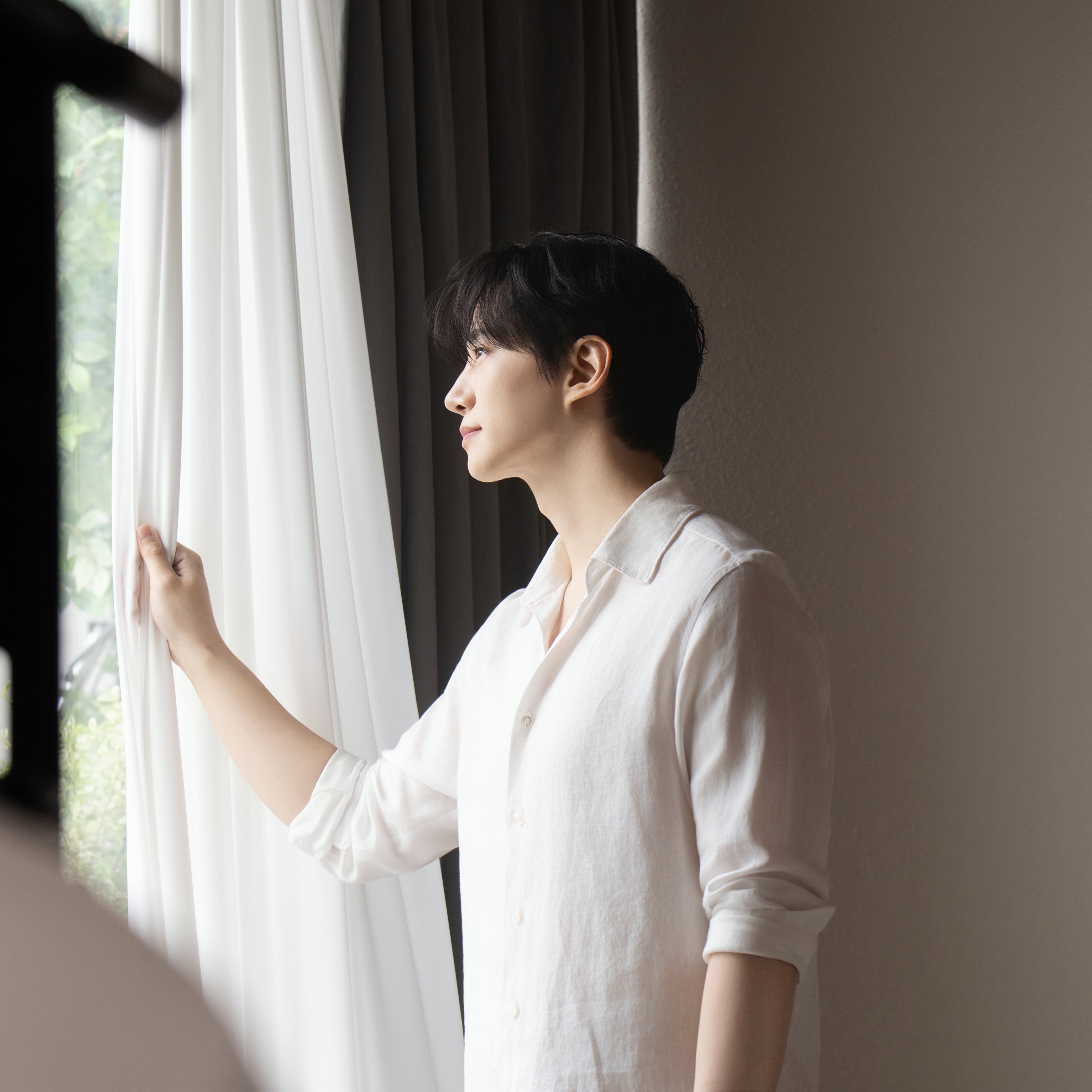 Behind-the-scenes cut of Junho (2PM)