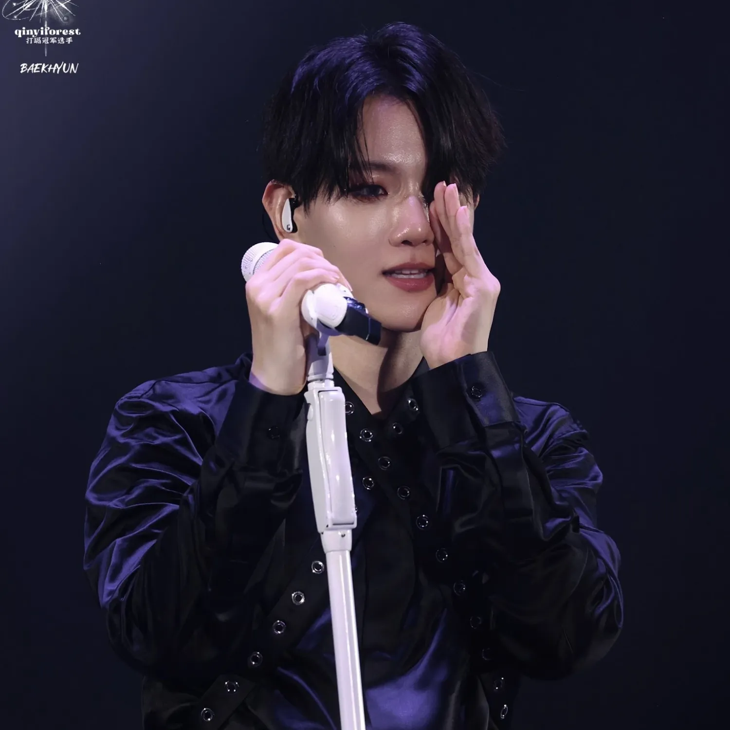 A moment captured by Baekhyun (EXO)'s fan