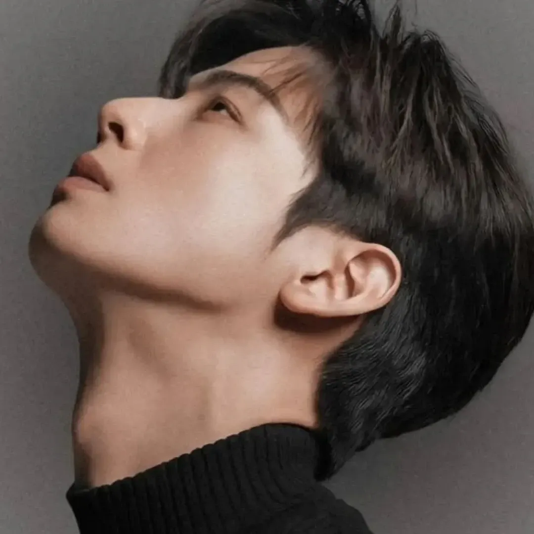 Recent activity shot of Eunwoo (ASTRO)