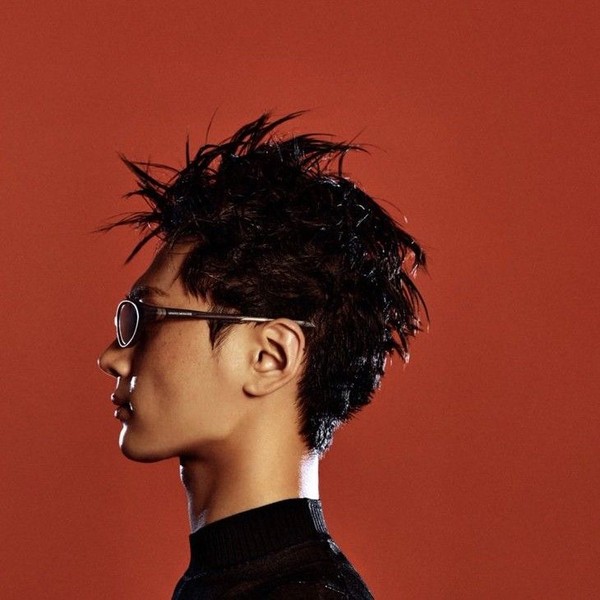 제이 (ENHYPEN)의 매력을 담은 최애돌 대표 사진