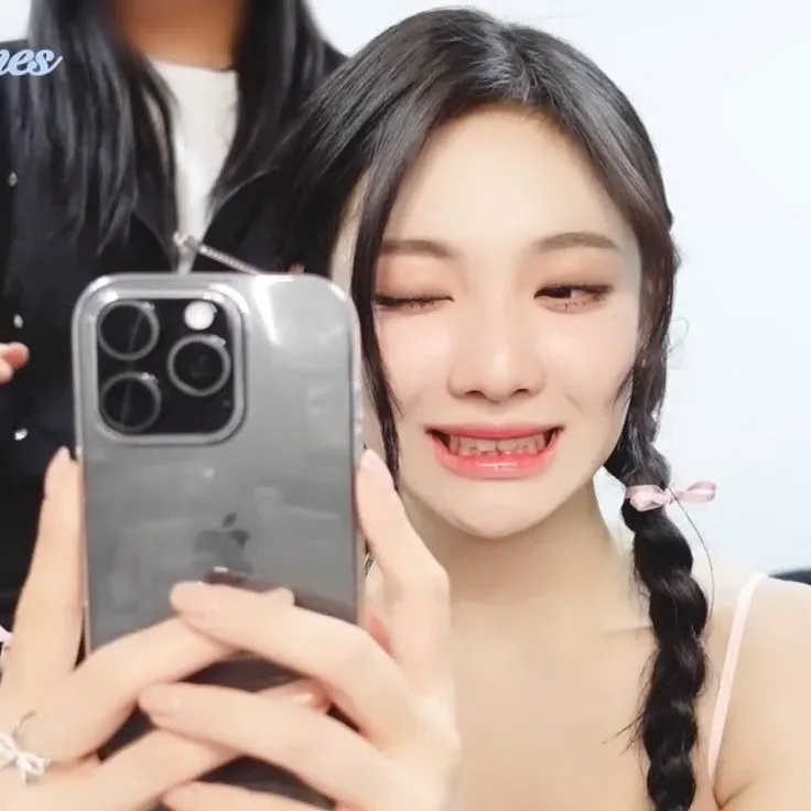 Foto terbaru Ningning (aespa)