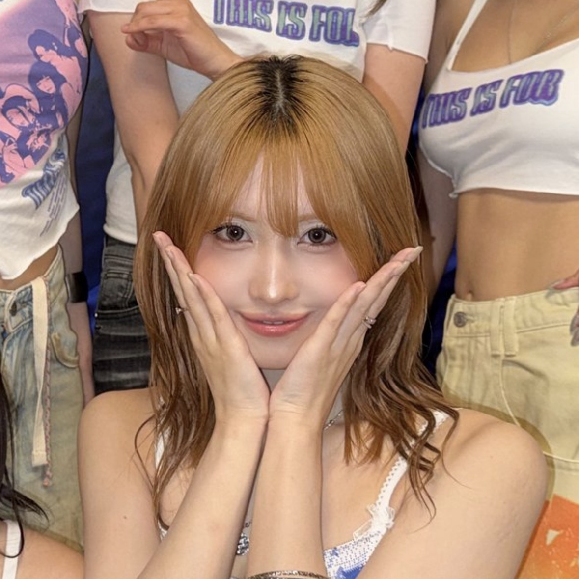 모모 (TWICE)의 비하인드 컷