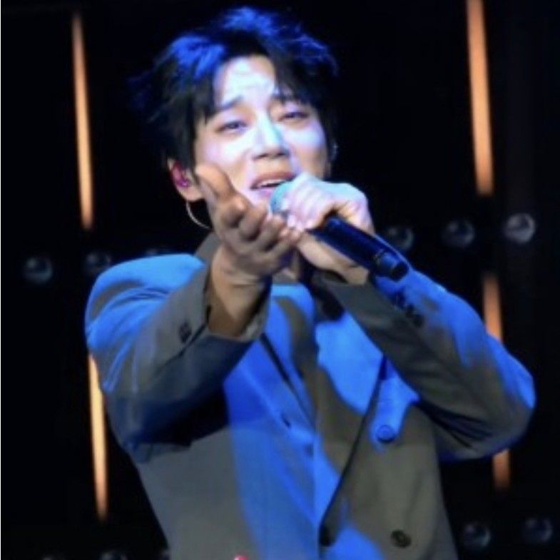 Latest photo of Hwang Chiyeol