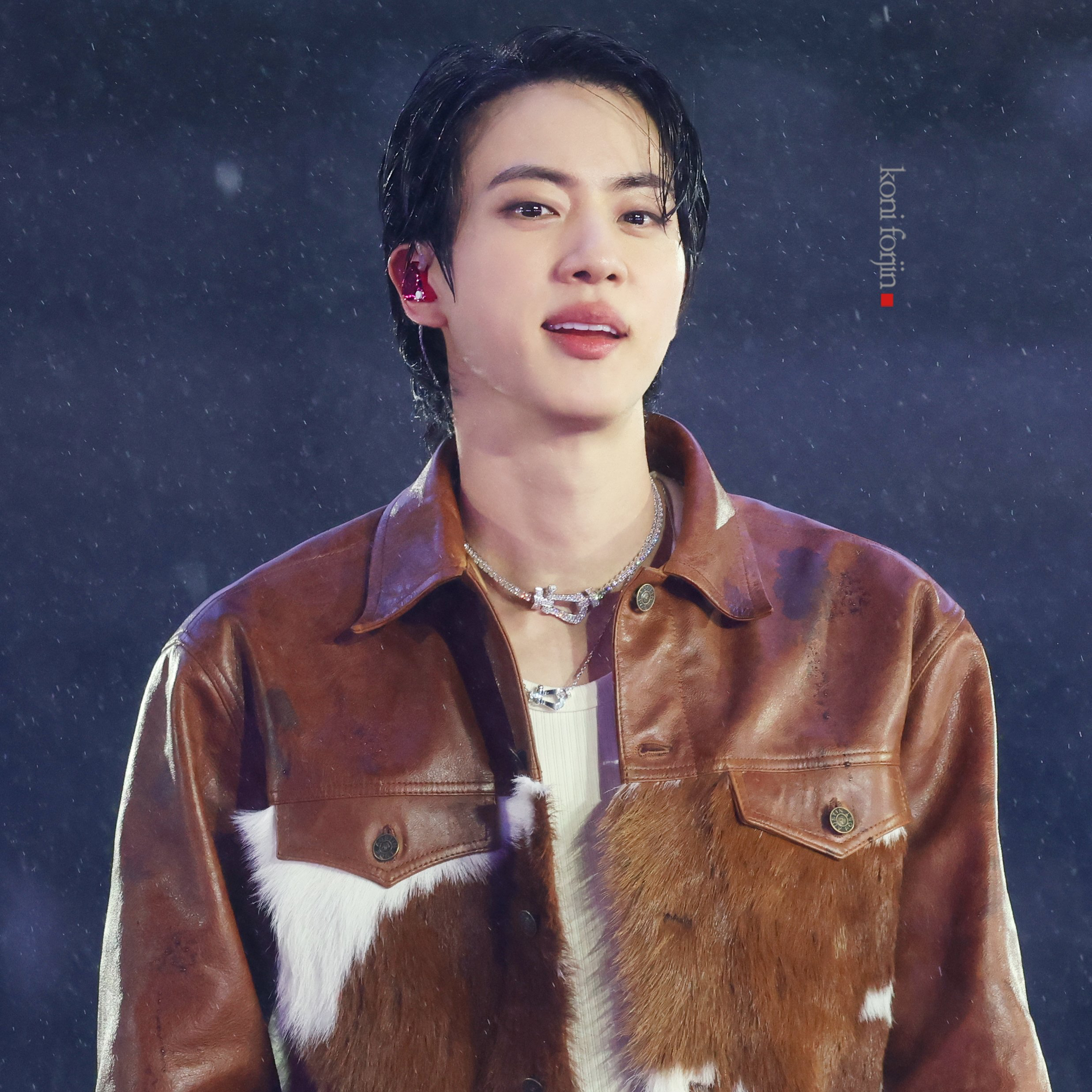 Momen yang diabadikan oleh penggemar Jin (BTS)