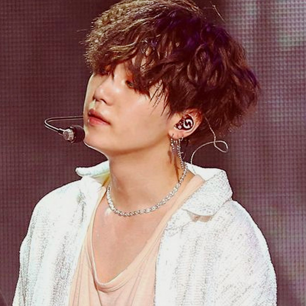 슈가 (방탄소년단)의 최신 사진