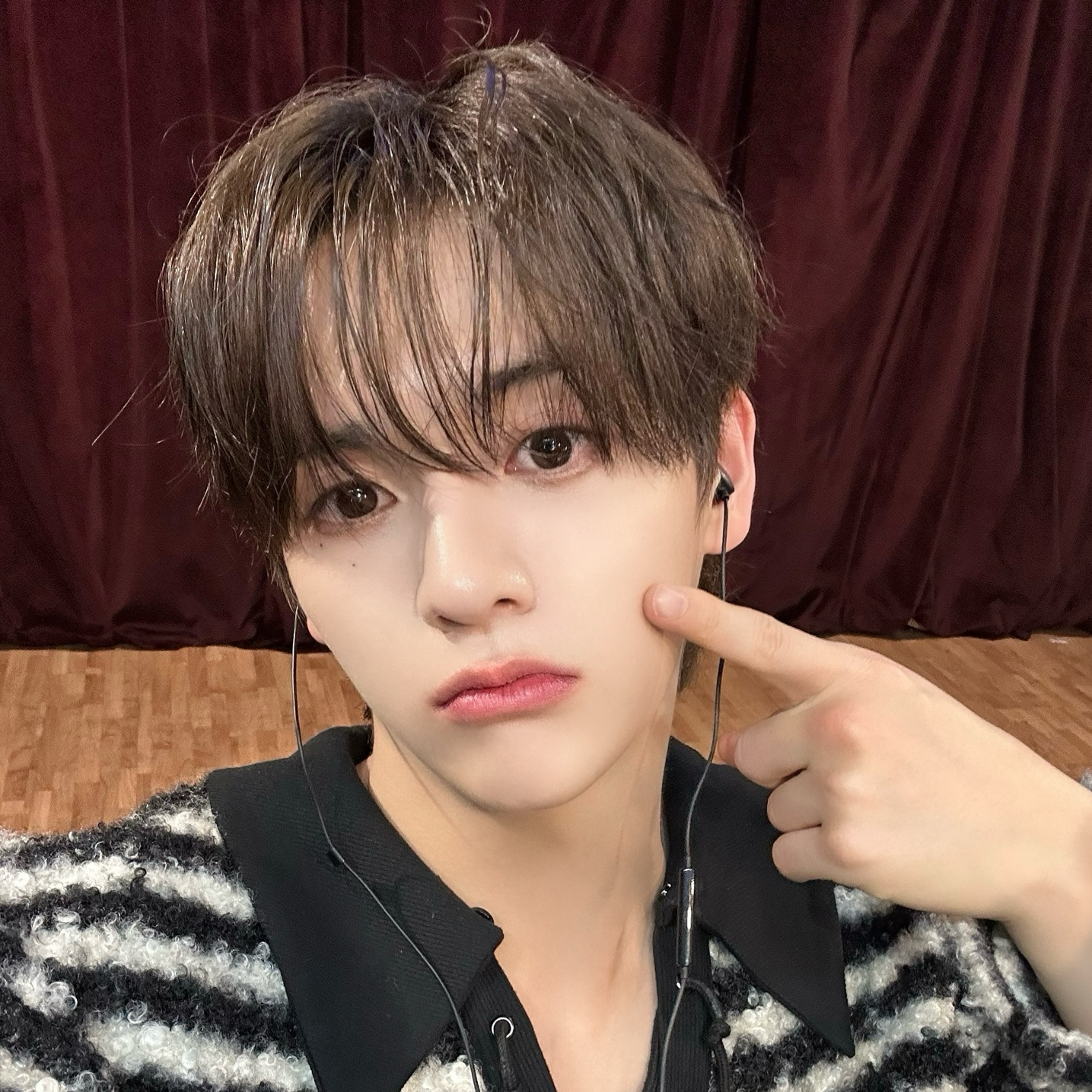 Behind-the-scenes cut of Sungyun (n.SSign)