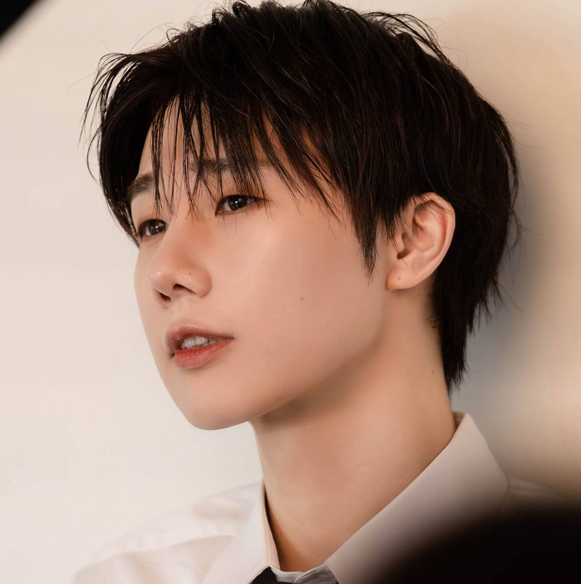 Behind-the-scenes cut of Sungkyu (INFINITE)