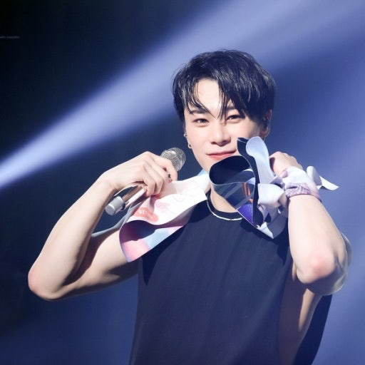 A moment captured by ASTRO's fan