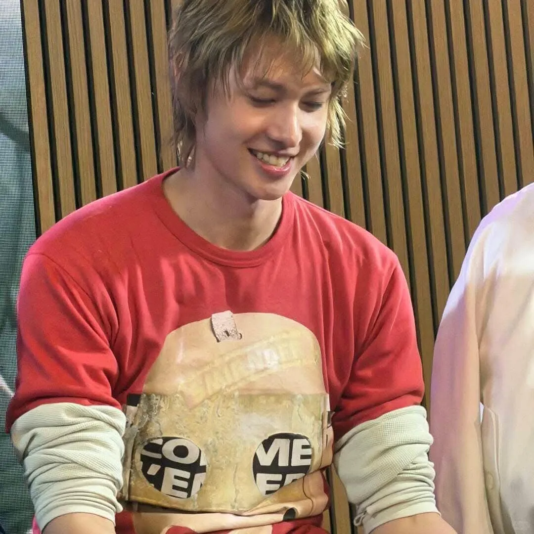 Behind-the-scenes cut of Martin (CORTIS)