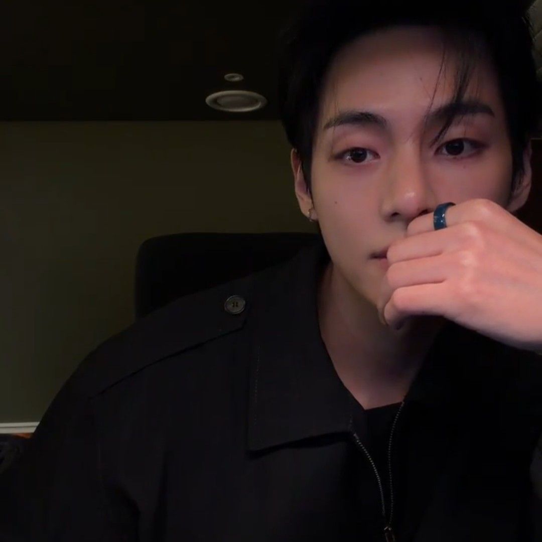 뷔 (방탄소년단)의 비하인드 컷