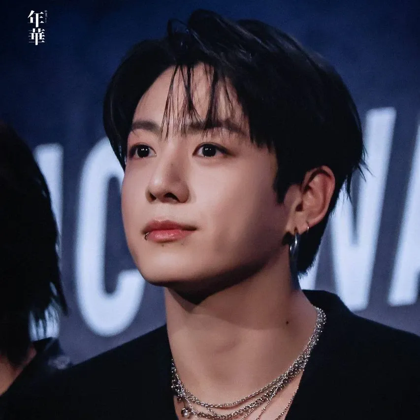 Foto aktivitas terbaru Jungkook (BTS)