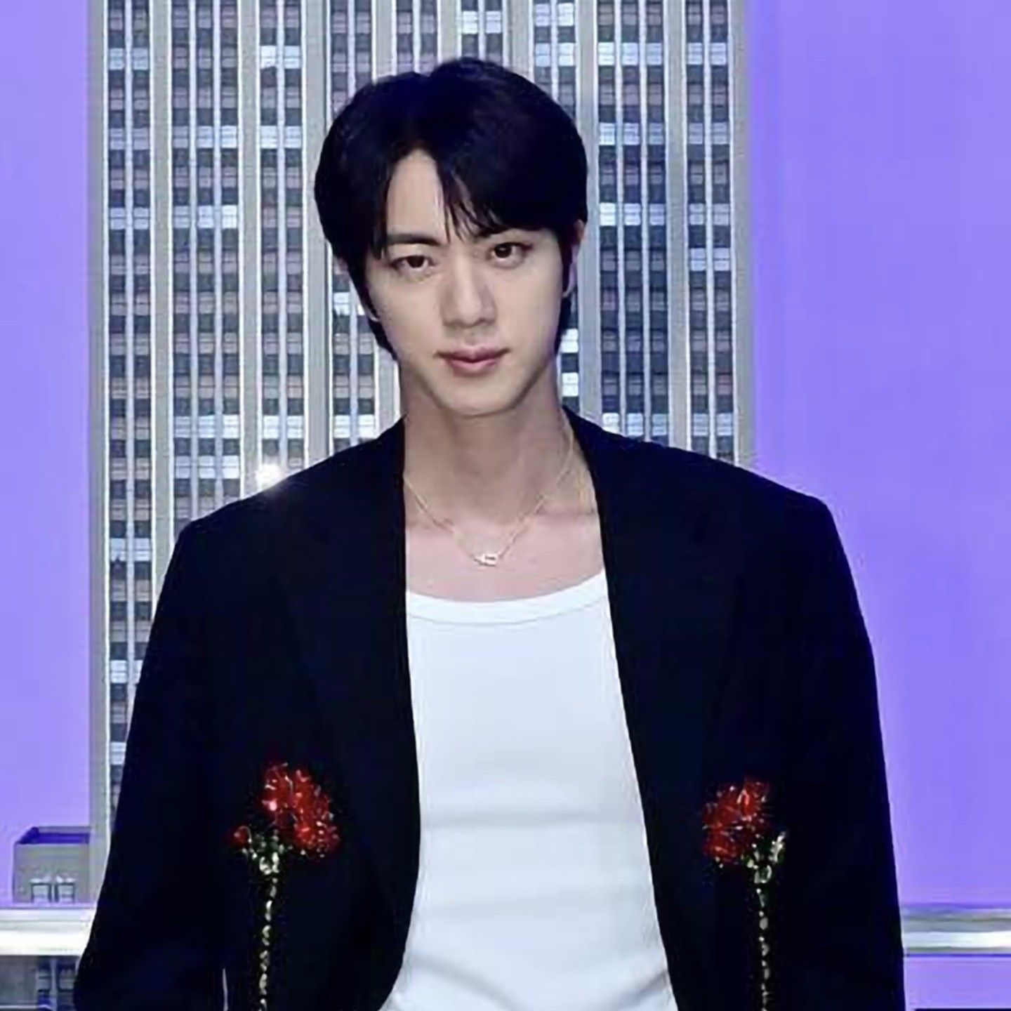 Foto aktivitas terbaru Jin (BTS)
