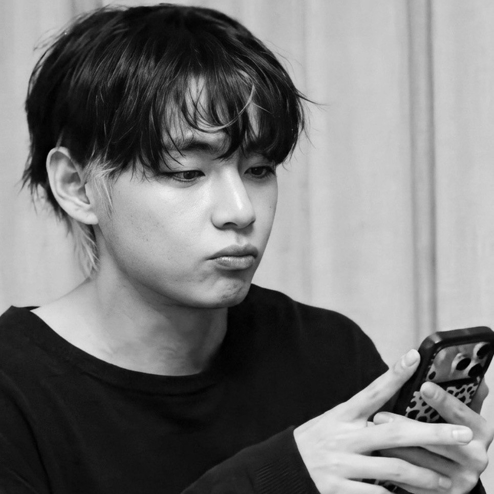 뷔 (방탄소년단) 최근 활동샷