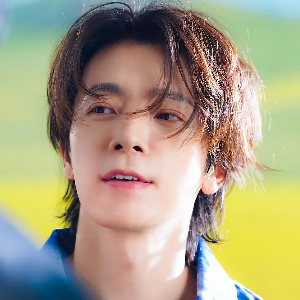 Latest photo of Donghae (Super Junior)