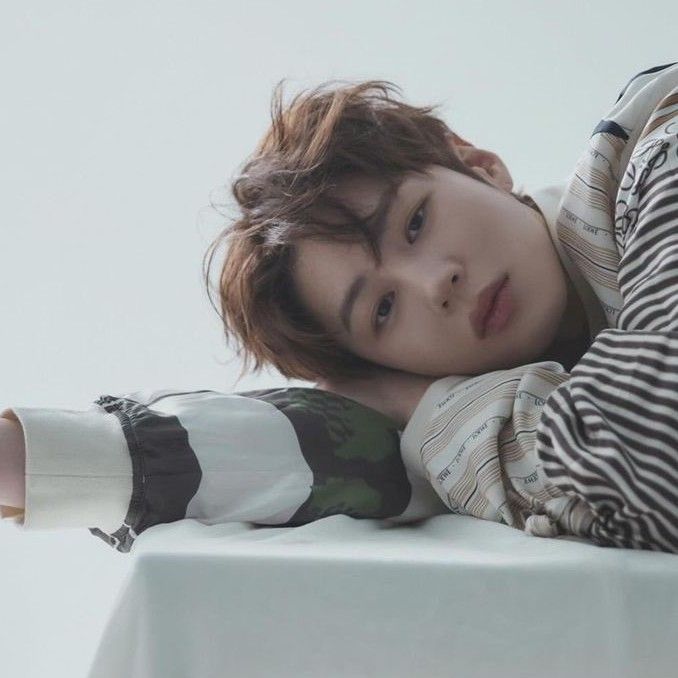 하성운 최근 활동샷