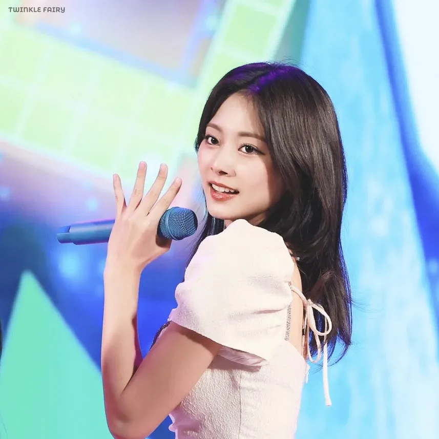 Potret di balik layar Tzuyu (TWICE)