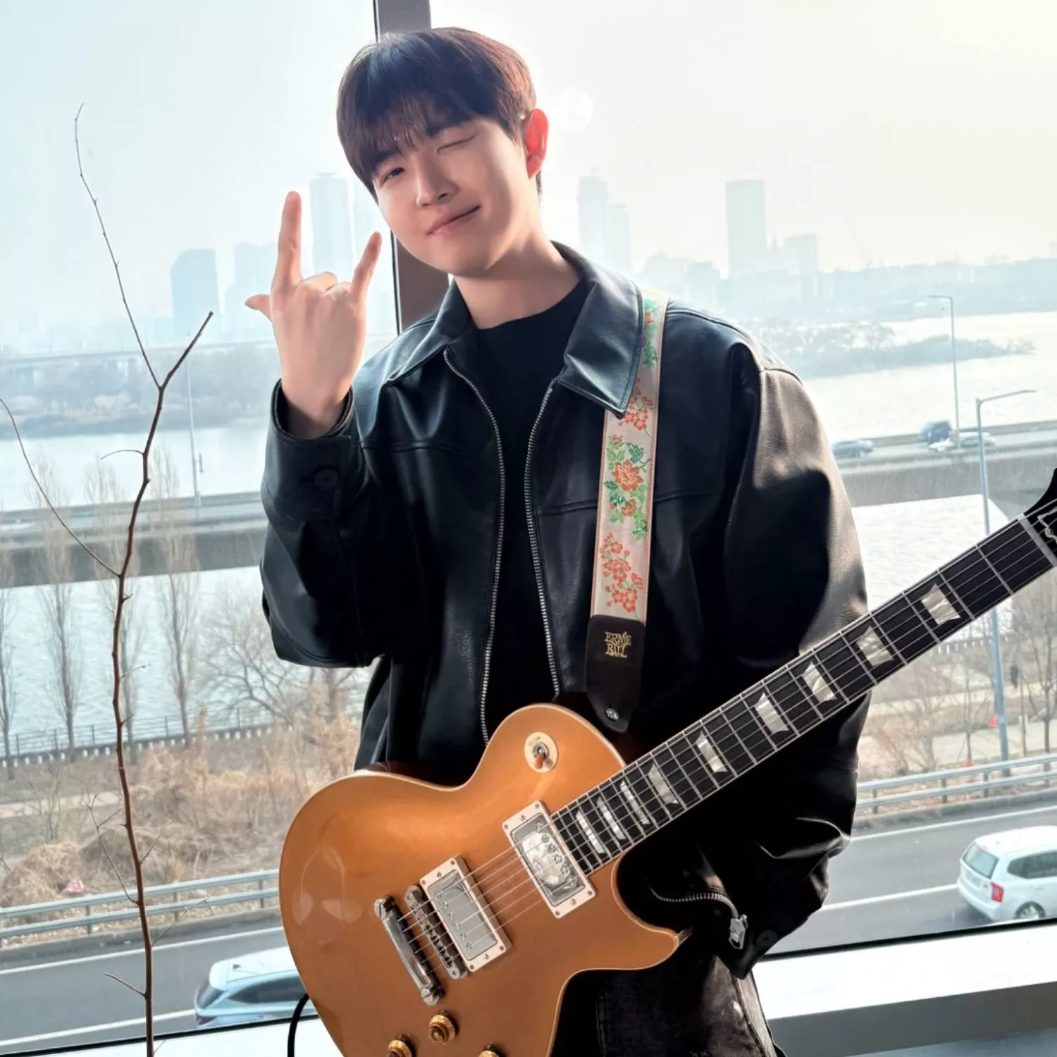 Behind-the-scenes cut of Kim Jaehwan