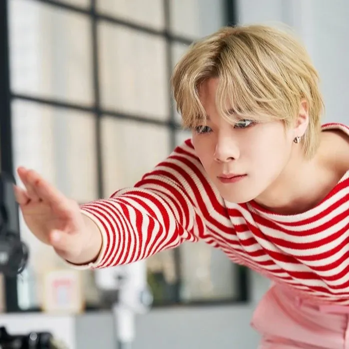 A moment captured by Moonbin (ASTRO)'s fan