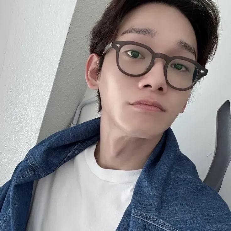 Recent activity shot of Chen (EXO)