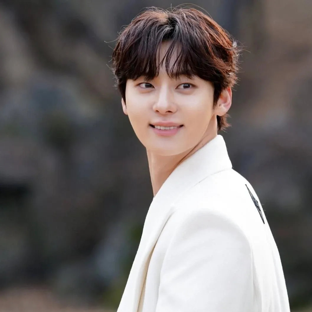 Latest photo of Hwang Minhyun