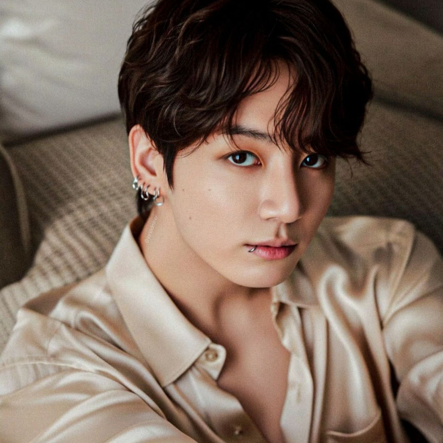 Foto aktivitas terbaru Jungkook (BTS)