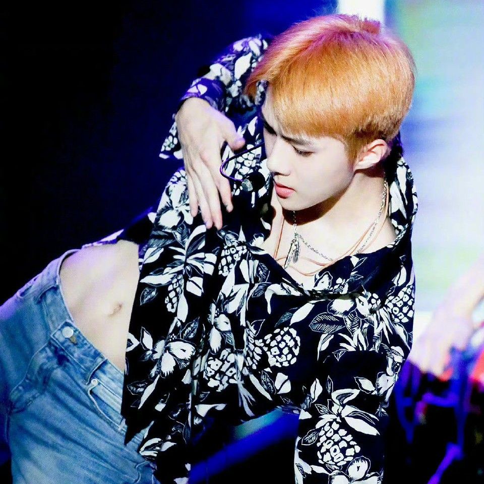 A moment captured by Sehun (EXO)'s fan