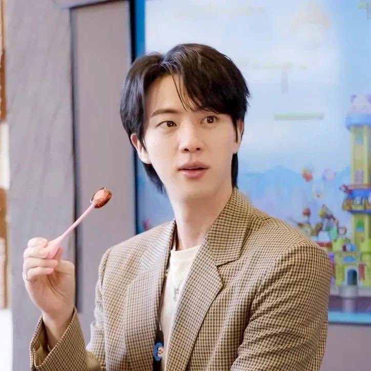 진 (방탄소년단)의 비하인드 컷