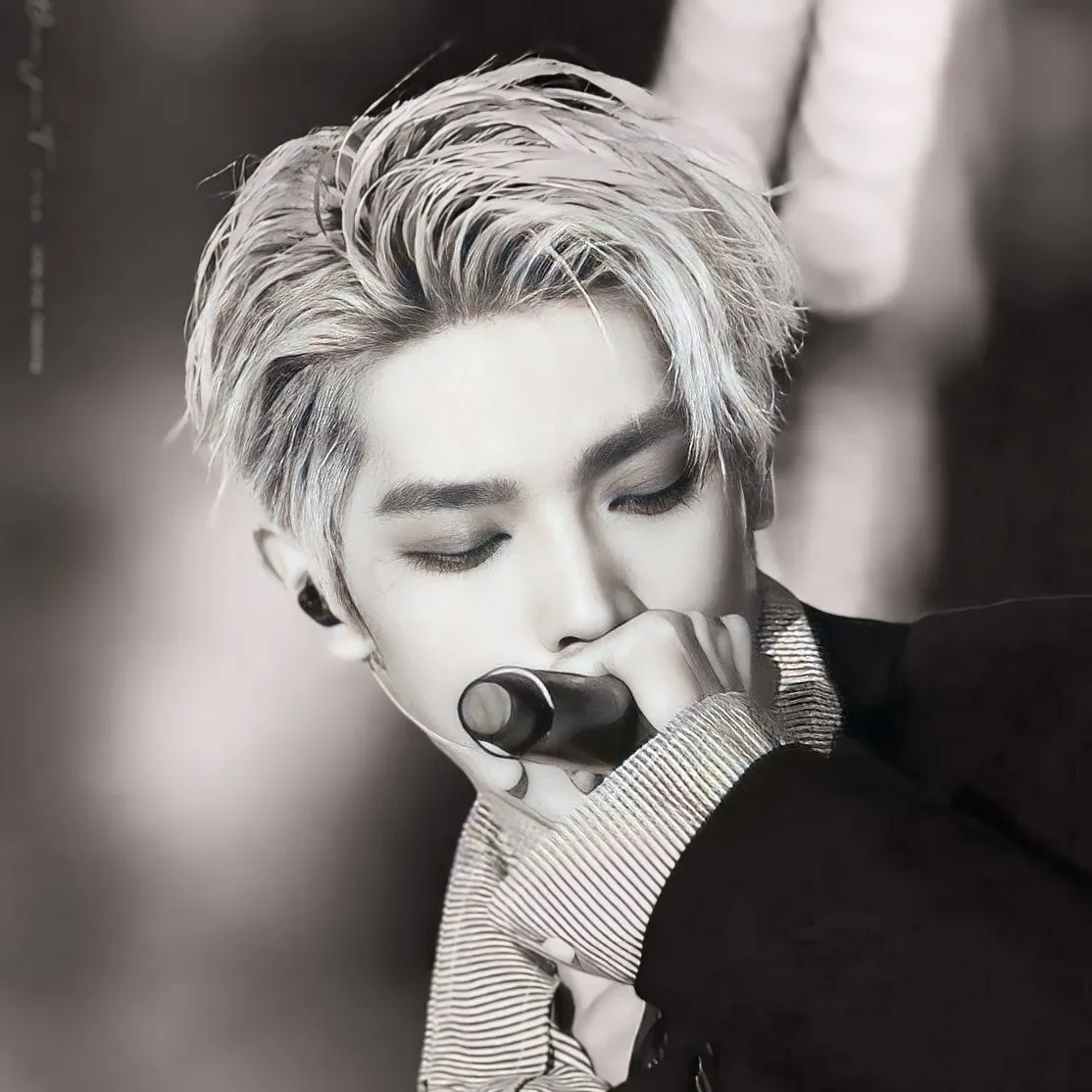 A moment captured by Taeyong (NCT 127)'s fan